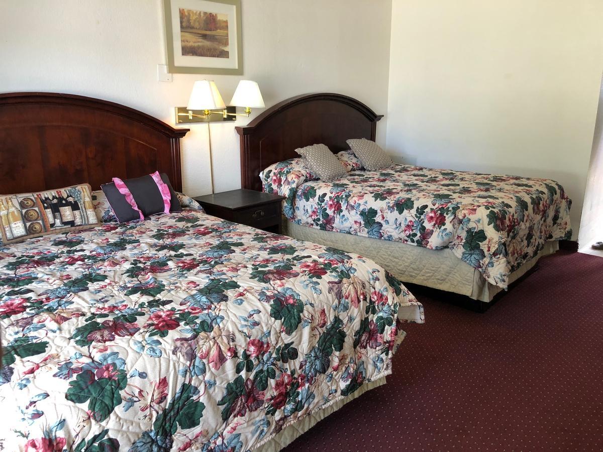 Budget Inn Олбани Екстериор снимка